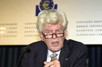 Υπό πίεση η ΕΚΤ για μείωση των επιτοκίων μετά την επιθετική κίνηση της Fed