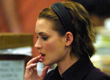 Ένοχη με την κατηγορία της κλοπής κρίθηκε από το δικαστήριο η Γουινόνα Ράιντερ