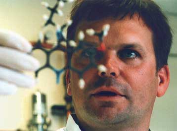 Αισιόδοξοι οι ειδικοί για σύντομη αντιμετώπιση του καρκίνου με γονιδιακές θεραπείες