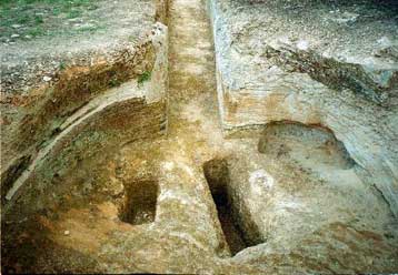 Μοναδικό στο είδος του λαξευτό τάφο έφεραν στο φως έργα οδοποιίας στην Πάφο