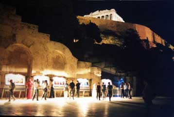 Περισσότεροι θεατές και αυξημένα έσοδα, ο απολογισμός του Ελληνικού Φεστιβάλ 2002