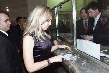 Υπερήμεροι οι εργοδότες που δεν καταβάλουν μισθούς μέχρι το πέρας της δήλης ημέρας