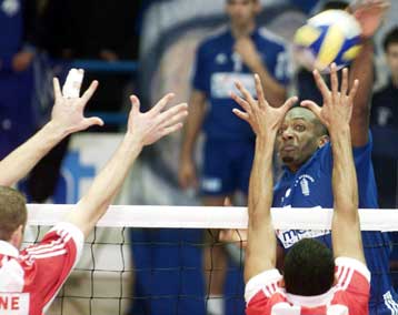 Αήττητος ο Ηρακλής, κέρδισε και το ντέρμπι με 3-1 τον Ολυμπιακό