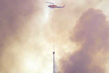 Μάχη με τις φλόγες δίνουν χιλιάδες Αυστραλοί πυροσβέστες στη Νέα Νότια Ουαλία