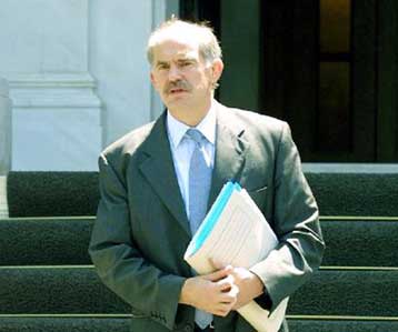 Για τη στάση της Αθήνας εν όψει του σχεδίου Ανάν συζήτησαν Σημίτης – Γ.Παπανδρέου