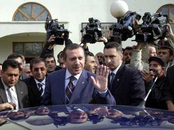 Απρόθυμος να μοιραστεί την εξουσία εμφανίζεται ο Ερντογάν