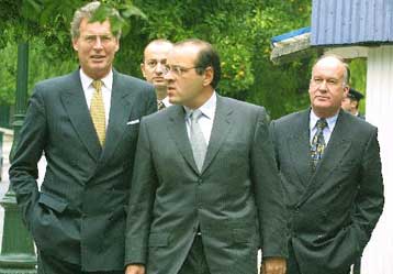 Αντιπροσωπεία Ευρωπαίων βιομηχάνων έκανε δεκτή τη Δευτέρα στο Μαξίμου ο Κ.Σημίτης