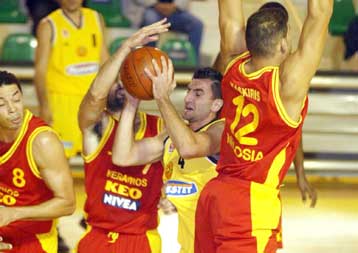 Εντός έδρας νίκες και για τις τρεις ελληνικές ομάδες