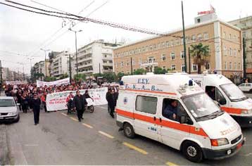 Χωρίς τα ασθενοφόρα την Τετάρτη λόγω απεργίας των εργαζομένων στο ΕΚΑΒ