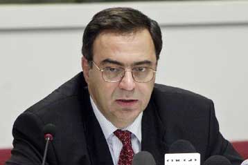 Ανάπτυξη 3,5% φέτος και 3,9% το 2003 για την ελληνική οικονομία προβλέπει η Κομισιόν