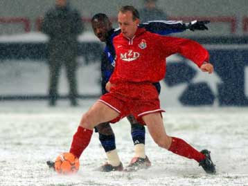 Η «κλέφτρα» Νιούκαστλ και οι προκρίσεις για Λοκομοτίβ και Ντεπορτίβο