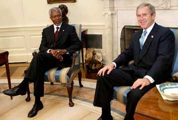 Το Ιράκ οφείλει να συνεργασθεί με τους επιθεωρητές, διαμηνύουν Μπους και Ανάν