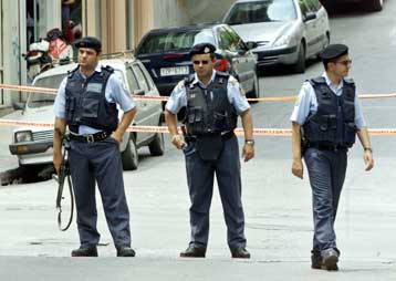 Τη διακοπή των εξετάσεων DNA στις δύο γιάφκες της 17Ν αποφάσισε η ΕΛ.ΑΣ.