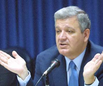 Ας μην αποδίδουμε στον Κ.Ανάν προθέσεις που δεν έχει, προέτρεψε ο Χρ.Πρωτόπαπας
