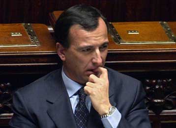 Ο Φράνκο Φρατίνι είναι ο νέος υπουργός Εξωτερικών της Ιταλίας