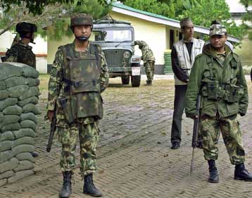 Τουλάχιστον 103 οι νεκροί από επιθέσεις μαοϊστών ανταρτών στο Νεπάλ