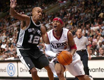 Μεγάλη εμφάνιση του τραυματία Αϊβερσον και νίκη των 76ερς επί των Σπερς με 99-94