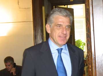 Αφετηρία για διαπραγματεύσεις χαρακτηρίζει το σχέδιο Ανάν ο Γ.Παπαντωνίου