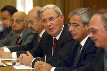 Στο 3,8% του ΑΕΠ το έλλειμμα του ισοζυγίου τρεχουσών συναλλαγών στο εννεάμηνο