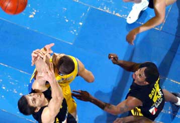 Πρώτη νίκη γα το Περιστέρι, επικράτησε 79-70 του Αρη