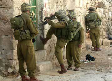 Στη Χεβρώνα της Δυτικής Όχθης εισήλθαν τα ισραηλινά τεθωρακισμένα