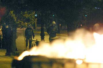 Οδομαχίες, μολότοφ και δολιοφθορές σημάδεψαν την πορεία του Πολυτεχνείου