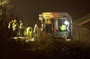 Ανατροπή λεωφορείου με πέντε νεκρούς και 40 τραυματίες στα περίχωρα του Λονδίνου