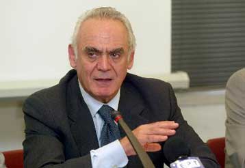 Ακαρπη η συνάντηση Τσοχατζόπουλου με βενζινοπώλες-παραγωγούς για τις ταμειακές μηχανές