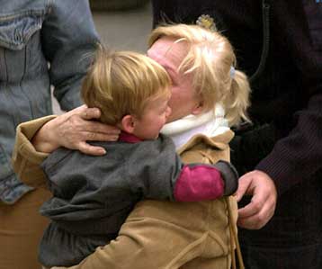 Ελεύθερα τα 25 παιδιά που κρατούσε ομήρους ο οπλισμένος με μαχαίρι άνδρας στη Βαρκελώνη