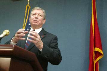 «Πράσινο φως» στο FBI να καταφεύγει σε υποκλοπές στο κυνήγι των τρομοκρατών