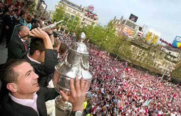 Τέλος εποχής για τον Νίκο Μαχλά στον Αγιαξ