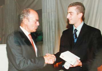 Τα βραβεία επιχειρηματικότητας «Κούρος 2002» απένειμε ο Πρόεδρος της Δημοκρατίας