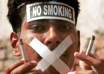 «Στοπ» στις διαφημίσεις και τις χορηγίες των καπνοβιομηχανιών από το 2005