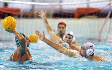 Πρόκριση με νέο θρίαμβο επί του ΠAO για τον Ολυμπιακό, νικήτρια και η Βουλιαγμένη