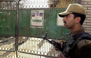 Τέσσερις νεκροί σε νέο αιματηρό επεισόδιο στο Κασμίρ