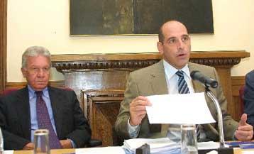 Αποκλίσεις στην εκτέλεση του προϋπολογισμού του 2003 φοβάται ο ΣΕΒ