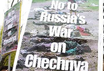 Με «μπαράζ» επιθέσεων απειλεί τη Ρωσία και τους συμμάχους της ο Σαμίλ Μπασάγιεφ