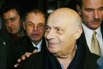 Αρνείται ο Ντενκτάς ότι προτίθεται να απαντήσει κατ αρχήν θετικά στο σχέδιο Ανάν