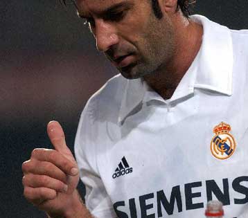 Μοναδική κερδισμένη η Βαλένθια μετά το επεισοδιακό ντέρμπι της Βαρκελώνης