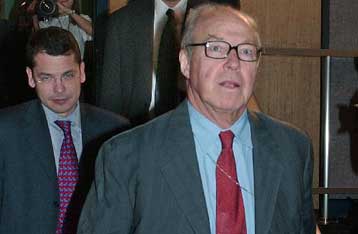 Πειστικές αποδείξεις ότι δεν κατέχει όπλα μαζικής καταστροφής ζητά από το Ιράκ ο Μπλιξ