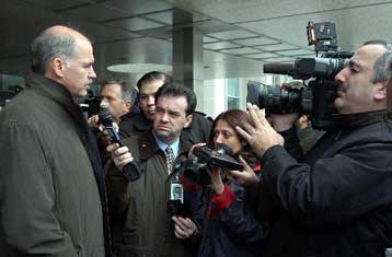 Ο Ρ.Ντενκτάς καθυστερεί σκόπιμα, δήλωσε o Γ.Παπανδρέου σε συνέντευξή του στο CNN