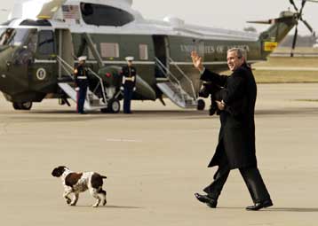 Απαγορεύτηκε διαφημιστικό σποτ στη Βρετανία που αμφισβητούσε την ευφυΐα του Μπους