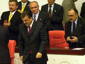 Ψήφο εμπιστοσύνης έλαβε η ισλαμιστική κυβέρνηση του Τούρκου πρωθυπουργού Γκιουλ