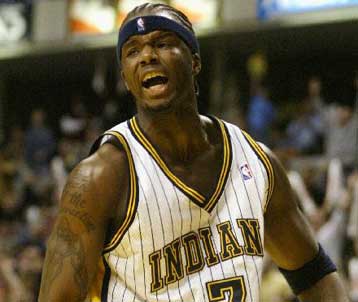 Οι Πέισερς σταμάτησαν τους Μάβερικς με μία σημαντική νίκη με 110-98