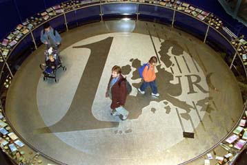 Δημοψήφισμα για την είσοδο στην ευρωζώνη θα διεξαχθεί εντός του 2003 στη Σουηδία