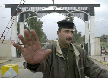 Δύο ιρακινά εργοστάσια και μια στρατιωτική βάση εξέτασαν οι επιθεωρητές του ΟΗΕ