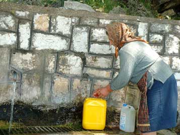 Σε 100 τα κρούσματα γαστρεντερίτιδας στην Κατερίνη εξαιτίας της μόλυνσης του νερού