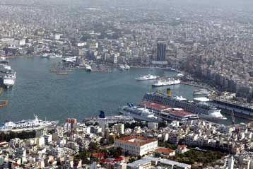 Κανονικά εκτελούνται τα δρομολόγια των πλοίων από το λιμάνι του Πειραιά