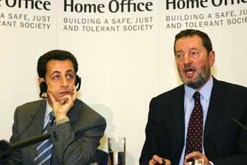 Έως το τέλος του 2002 θα κλείσει το προσφυγικό στρατόπεδο Σανγκάτ στη Γαλλία