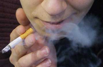 Η ΕΕ επεκτείνει τις απαγορεύσεις στις διαφημίσεις του καπνού